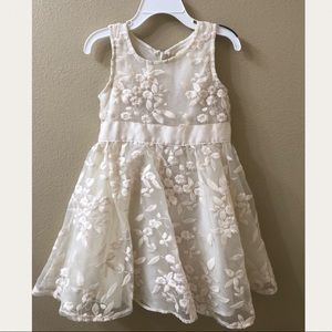 Cute girl's formal cream color dress size 4